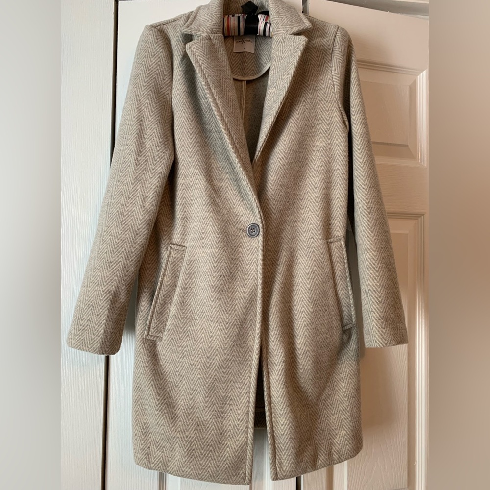 Carly Jean Los Angeles Boston Gray/Cream Chevron Sweater Peacoat